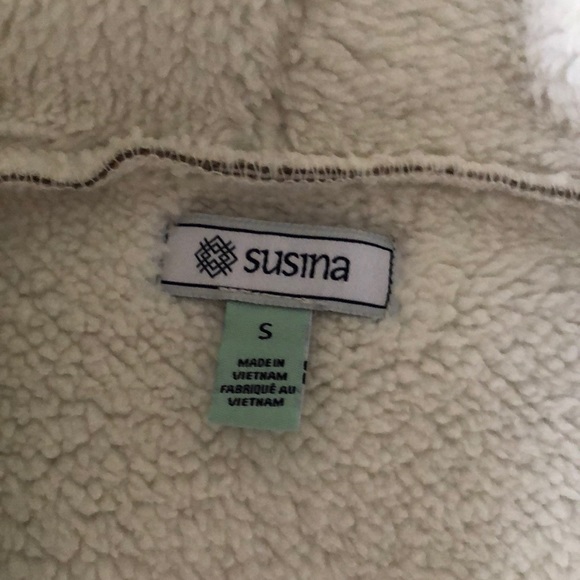 Vest - Picture 2 of 3